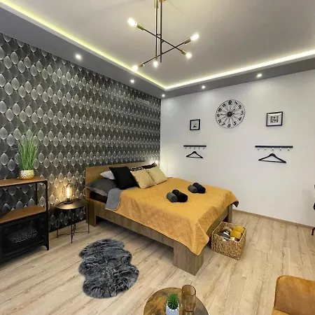 Andrea Studioapartman Belvarosaban Lägenhet *