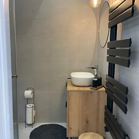 Andrea Studioapartman Belvarosaban * 미슈콜츠